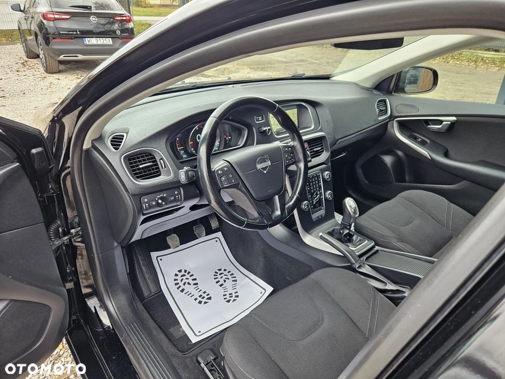 Volvo V40 D3 Momentum - 17