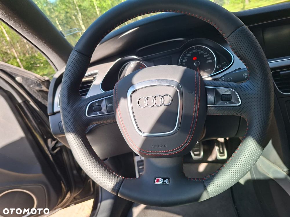Audi A4 Limousine - 23