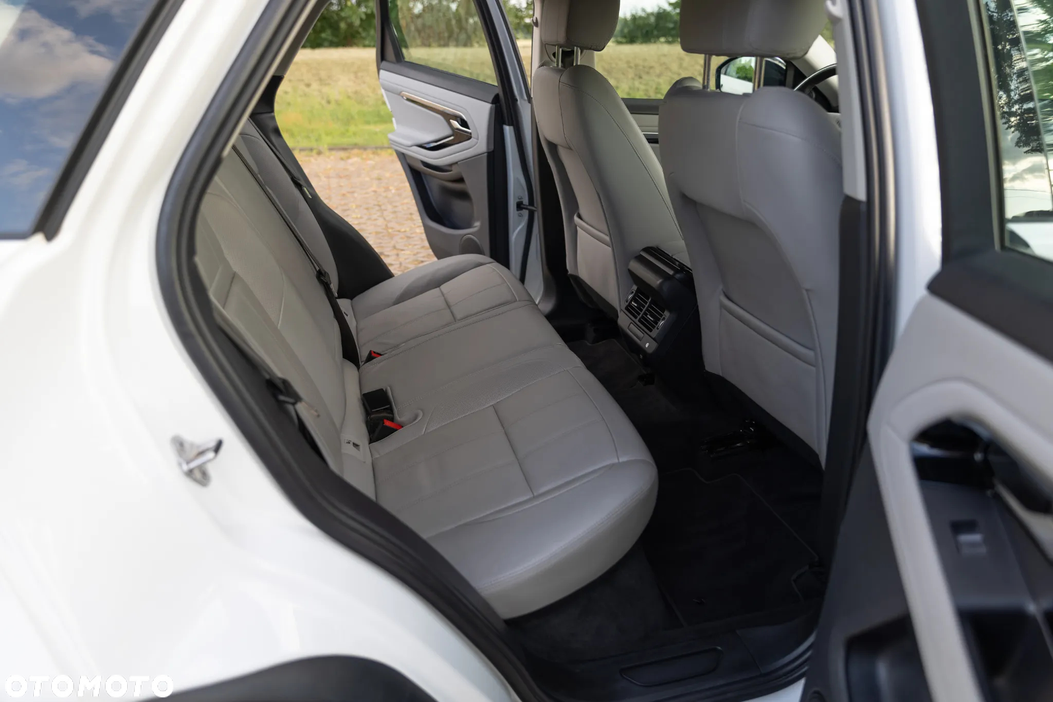 Land Rover Range Rover Evoque - 12