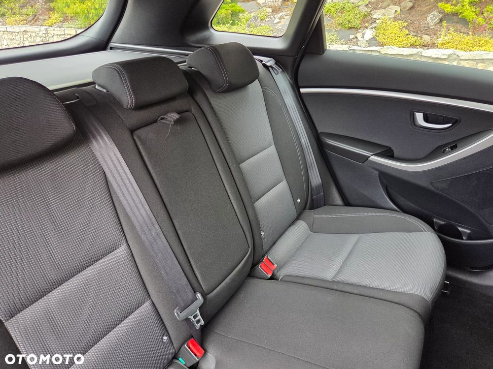 Hyundai i30 Kombi 1.6 GDi DCT Premium - 25