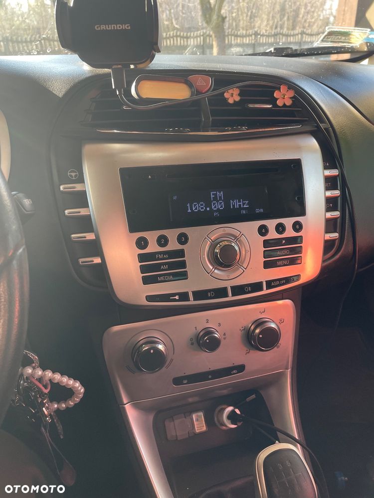 Lancia Delta 1.6 MJ Platino - 13