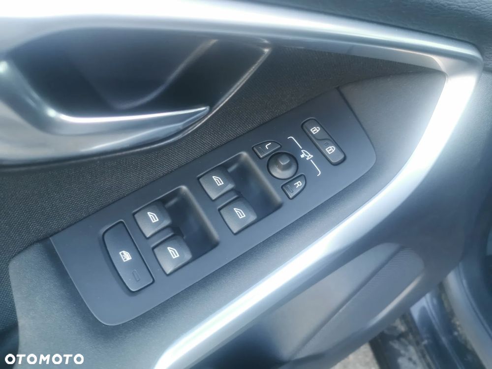 Volvo V40 T2 Summum - 16