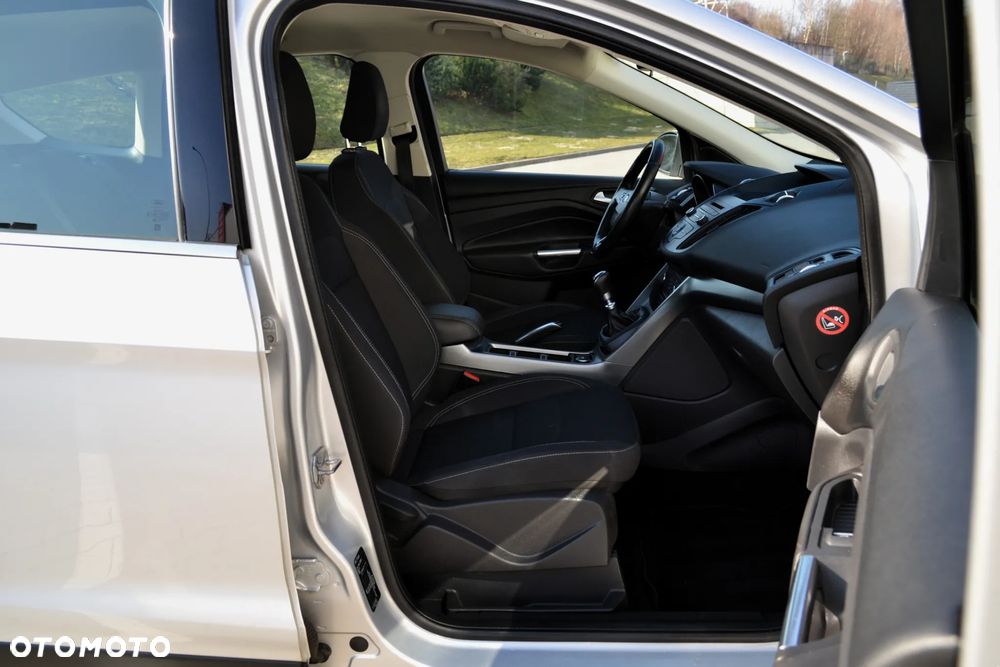 Ford Kuga 2.0 TDCi 4WD Trend - 11