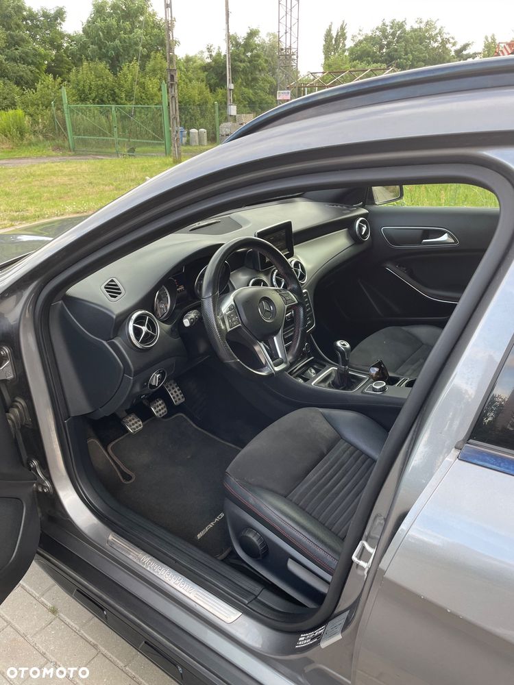 Mercedes-Benz GLA - 13