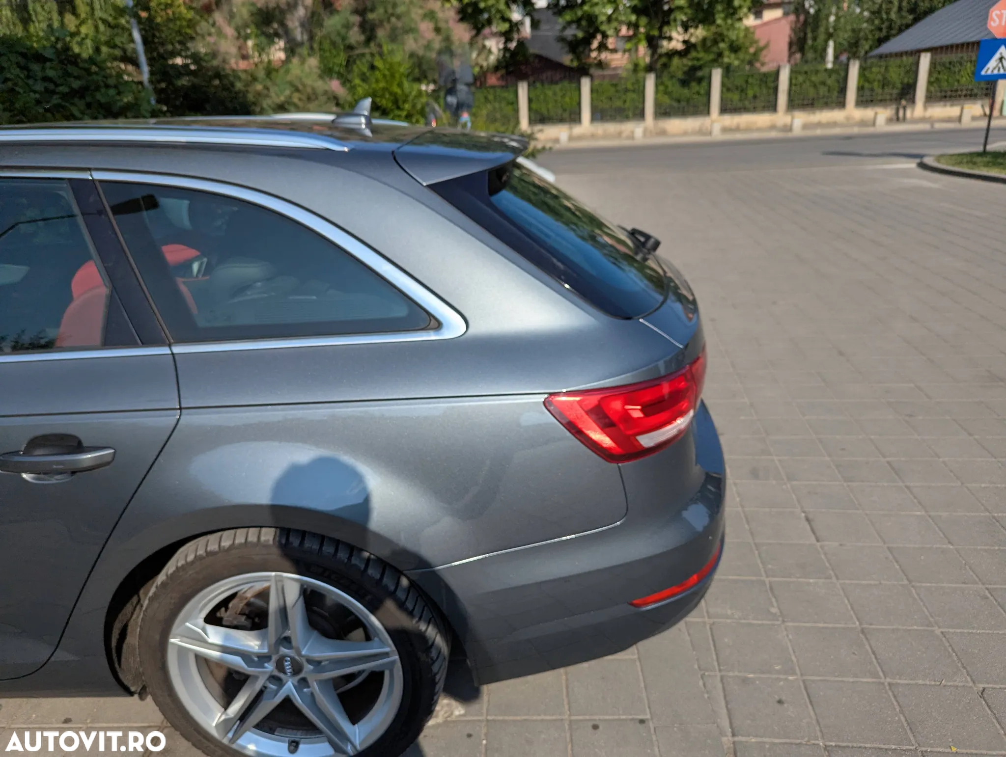 Audi A4 Avant 2.0 TDI quattro S tronic Sport - 33