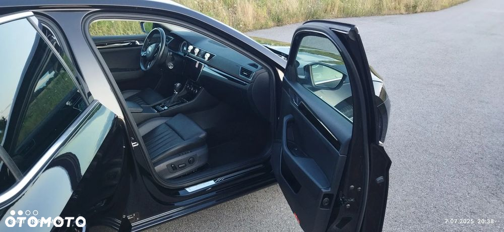 Skoda Superb 2.0 TDI 4x4 L&K DSG - 14