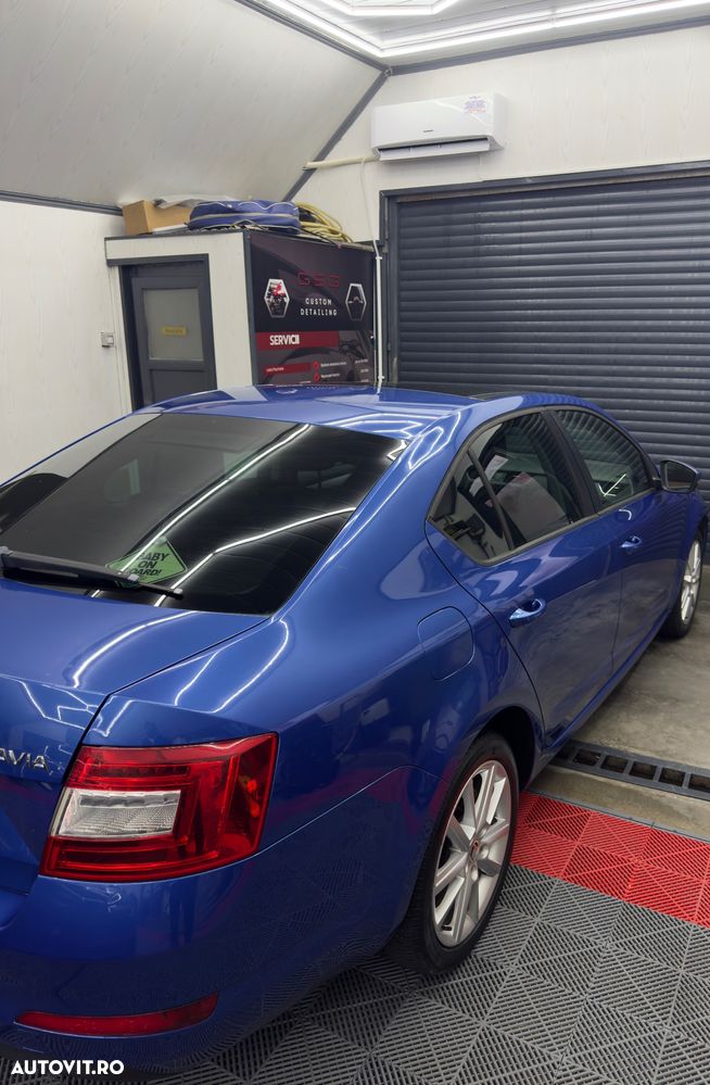 Skoda Octavia 1.6 TDI STYLE DSG - 10
