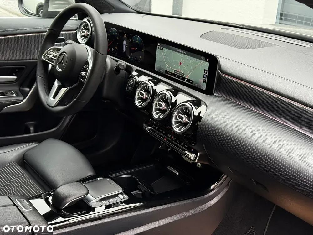 Mercedes-Benz CLA 200 d Shooting Brake 8G-DCT Progressive - 35