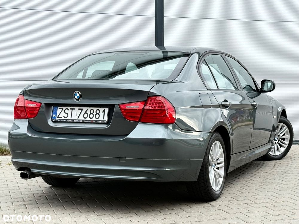 BMW Seria 3 320i Edition Sport - 18