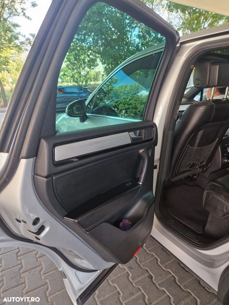 Volkswagen Touareg - 17