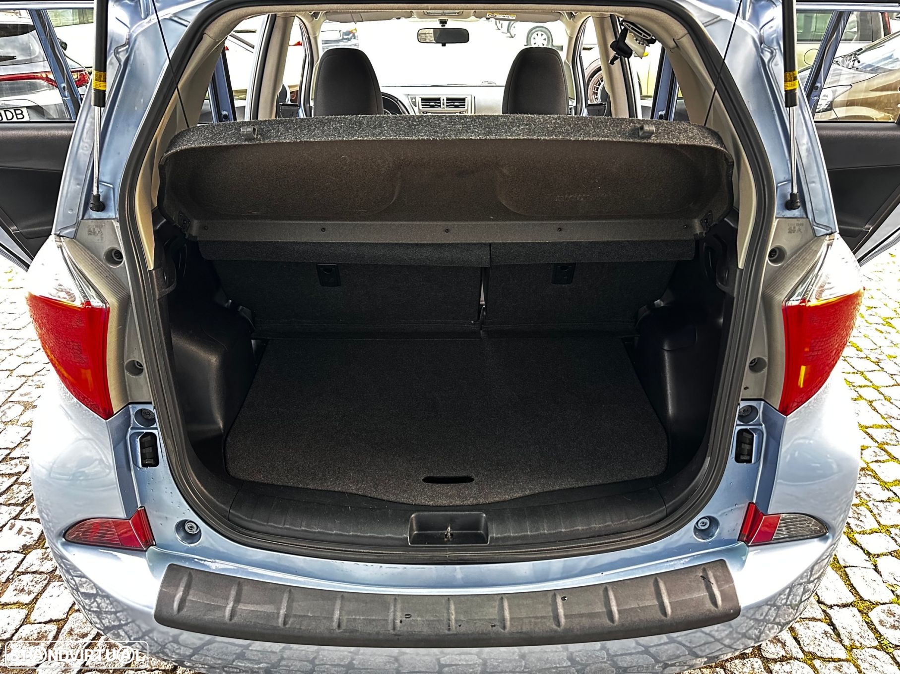 Toyota Verso-S - 11
