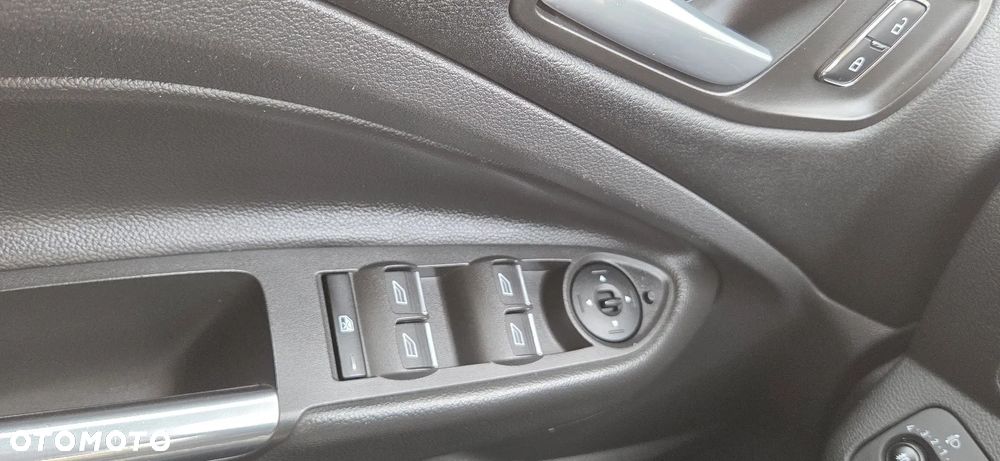 Ford Kuga 2.0 TDCi 4x4 Titanium - 14