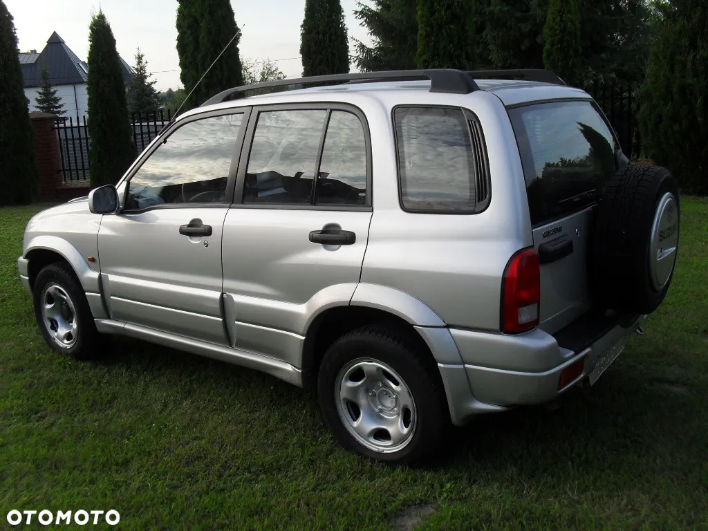 Suzuki Grand Vitara 2.0 - 12