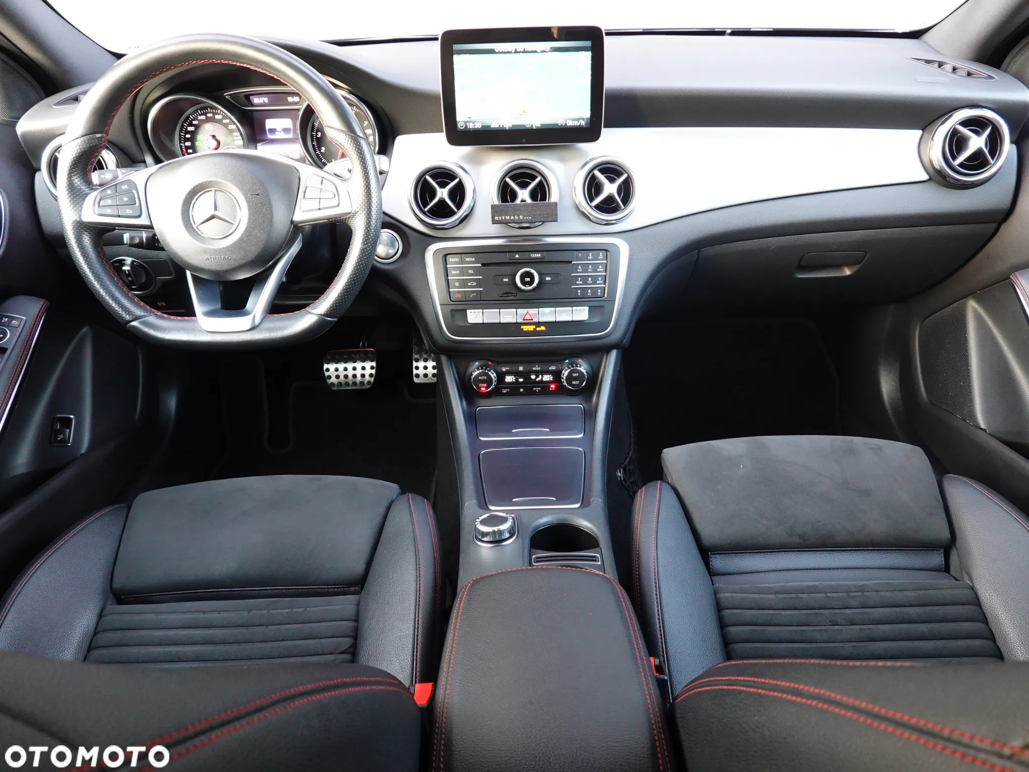 Mercedes-Benz GLA 200 7G-DCT AMG Line - 9