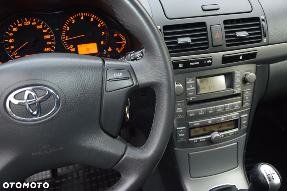 Toyota Avensis 1.8 VVT-i Sol - 25