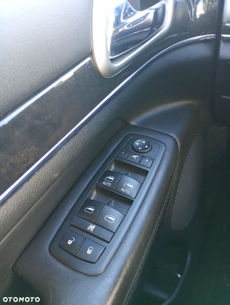 Jeep Grand Cherokee - 10