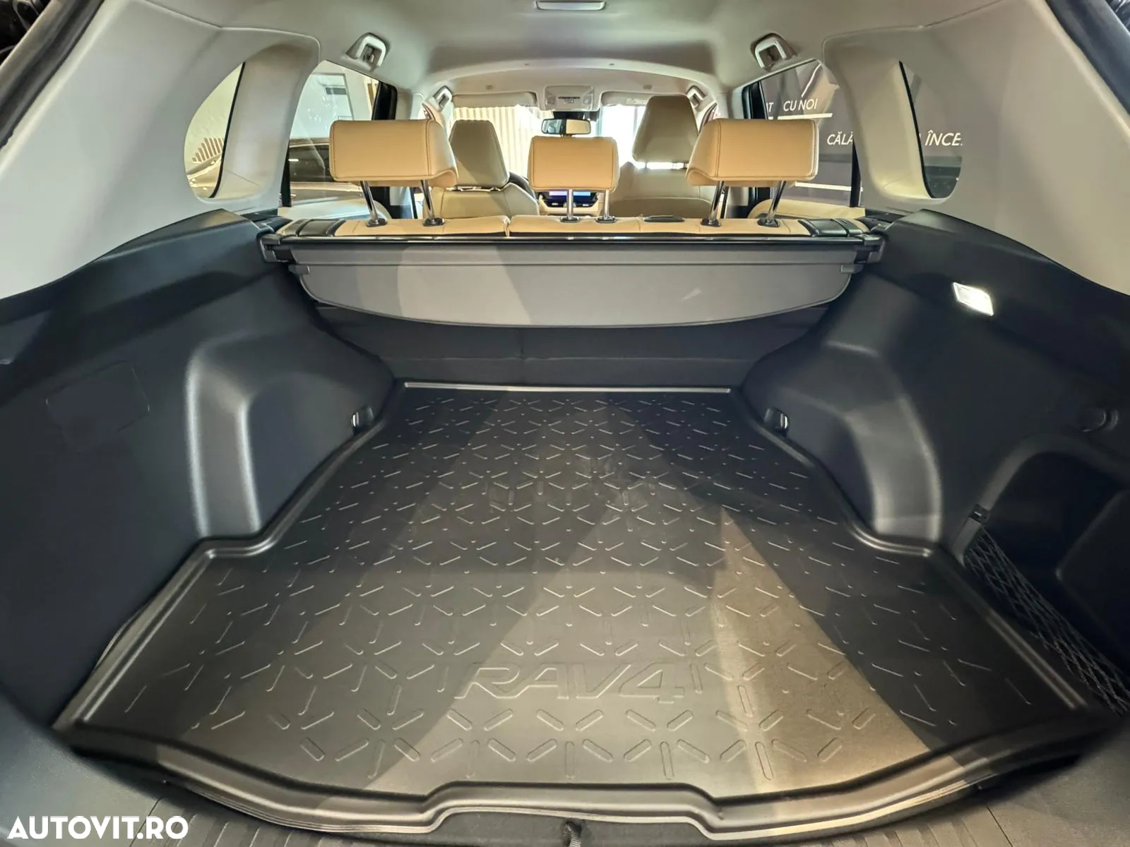 Toyota RAV4 2.5 Hybrid VVT-iE 4x4 Luxury - 31