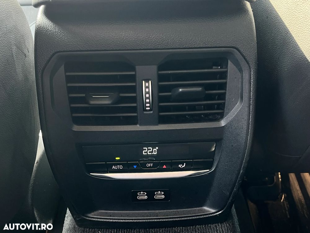 BMW Seria 3 330i xDrive AT - 12