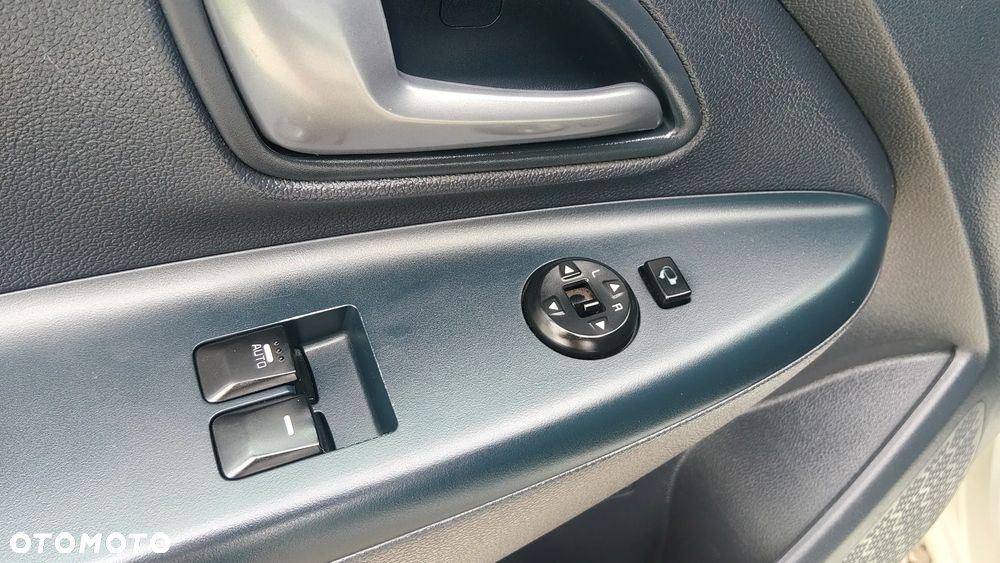 Kia Rio 1.4 Dream Team Edition - 25