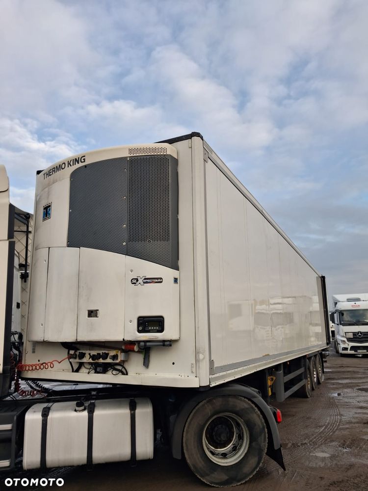 Schmitz Cargobull SKO 24