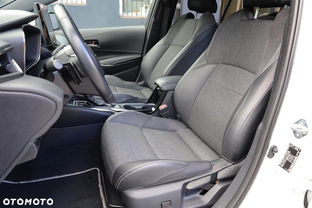 Toyota Corolla 2.0 Hybrid Style - 34