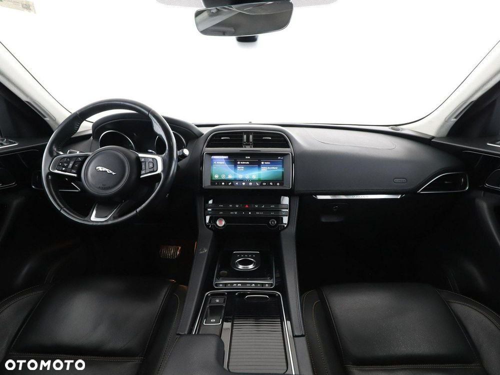 Jaguar F-Pace 20d AWD Prestige - 16