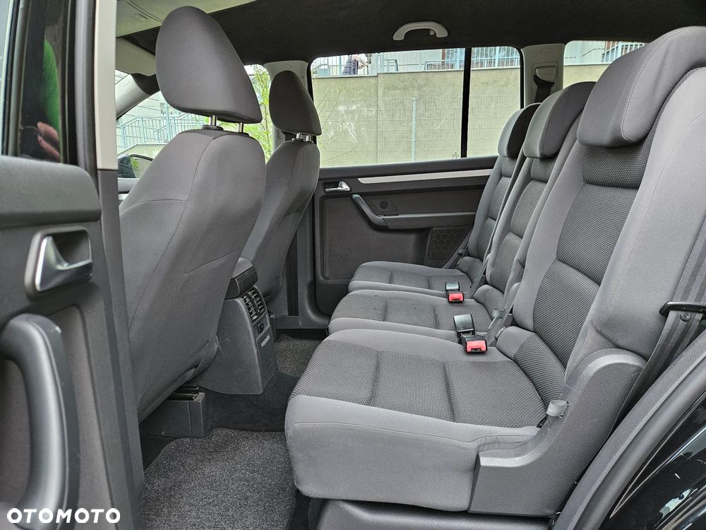 Volkswagen Touran 1.6 TDI DPF BlueMotion Technology Trendline - 10