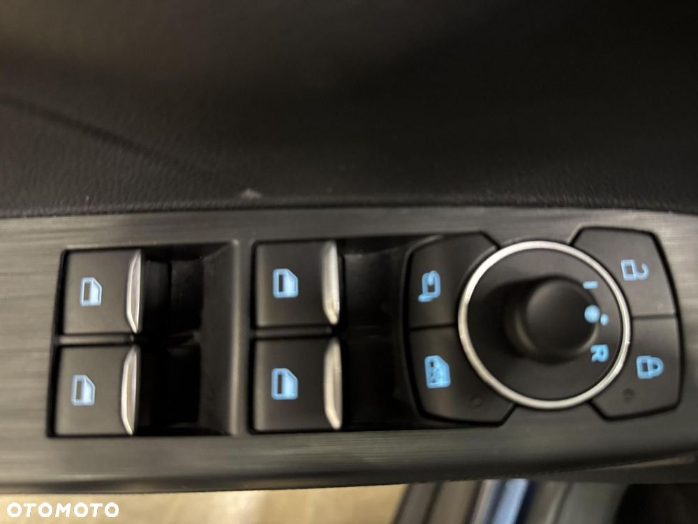 Ford Kuga - 22
