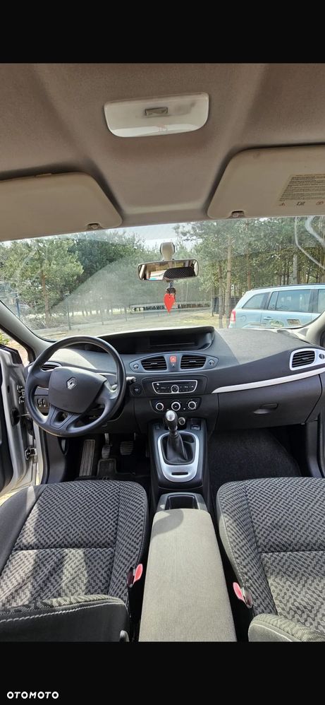 Renault Scenic - 11