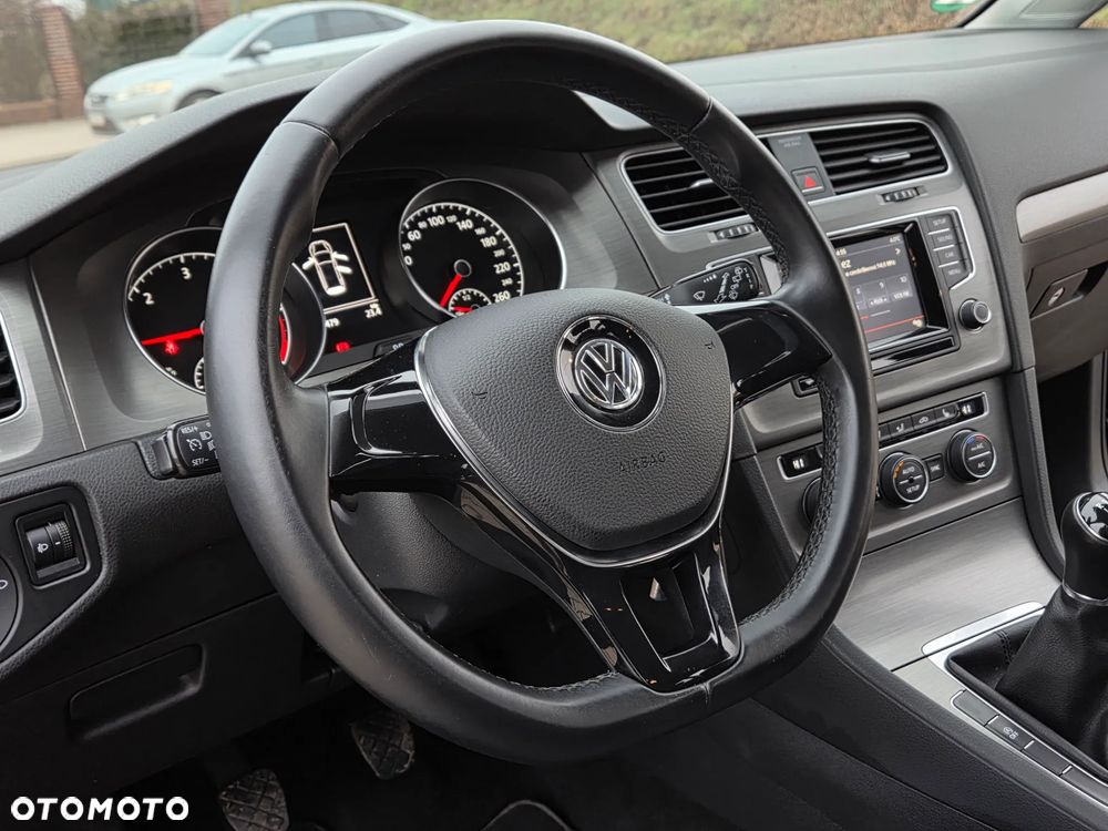 Volkswagen Golf 1.6 TDI BlueMotion Technology Comfortline - 38