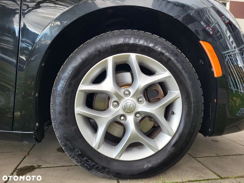 Chrysler Pacifica - 40