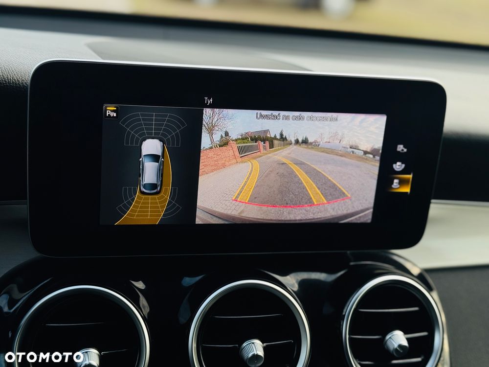 Mercedes-Benz GLC 300 d 4Matic 9G-TRONIC AMG Line Plus - 8