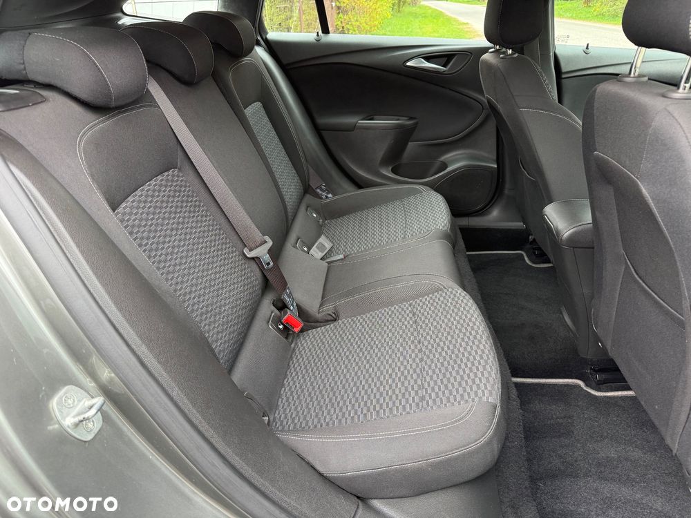 Opel Astra 1.4 Turbo Innovation - 13