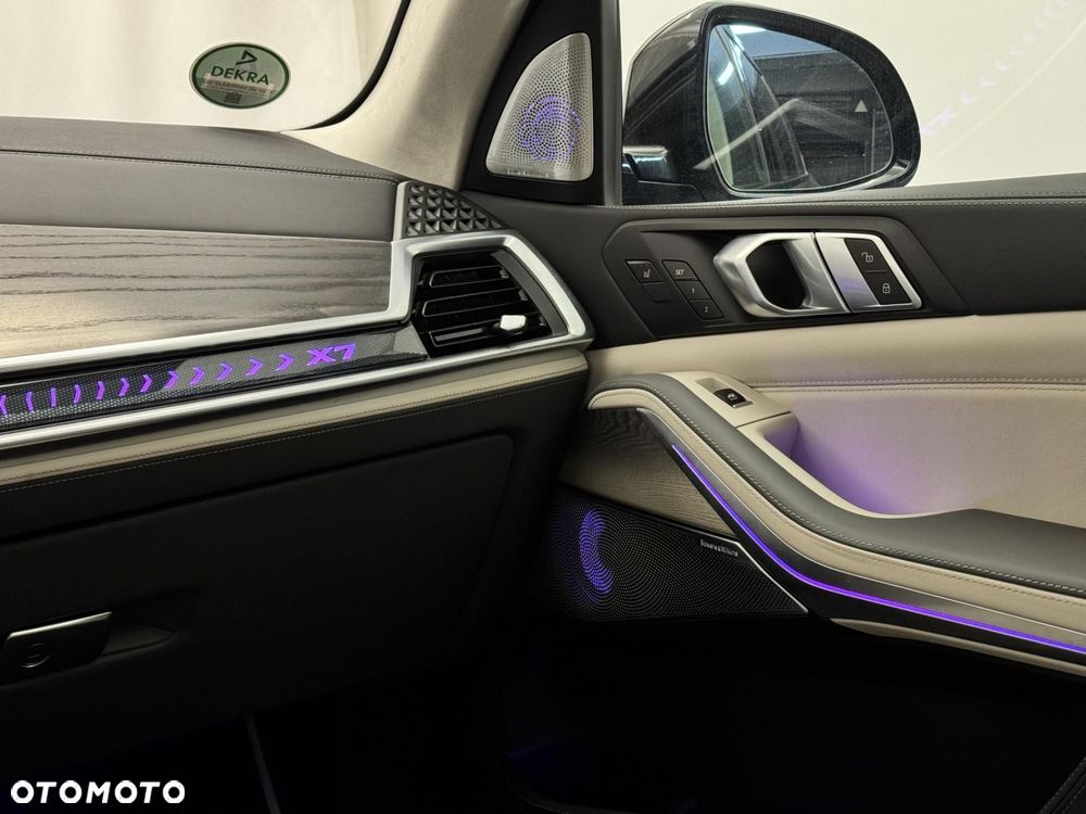 BMW X7 - 24