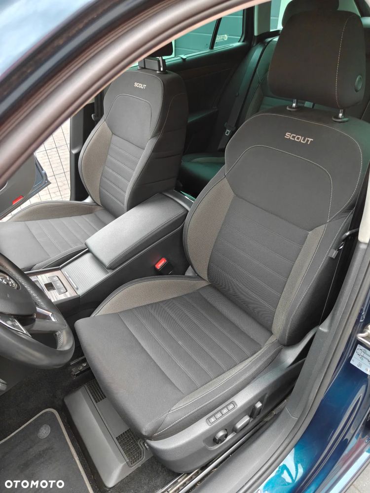 Skoda Superb 2.0 TDI SCR 4x4 Scout DSG - 13
