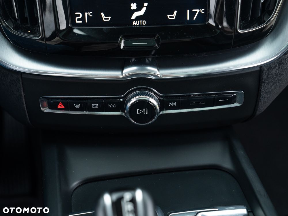 Volvo XC 60 D4 AWD Geartronic RDesign - 37