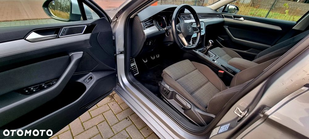 Volkswagen Passat Variant 2.0 TDI EVO Business - 12