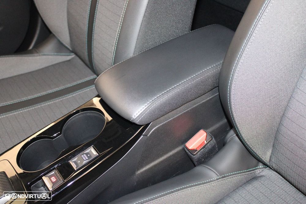 Peugeot e-2008 50 kWh Allure Pack - 29