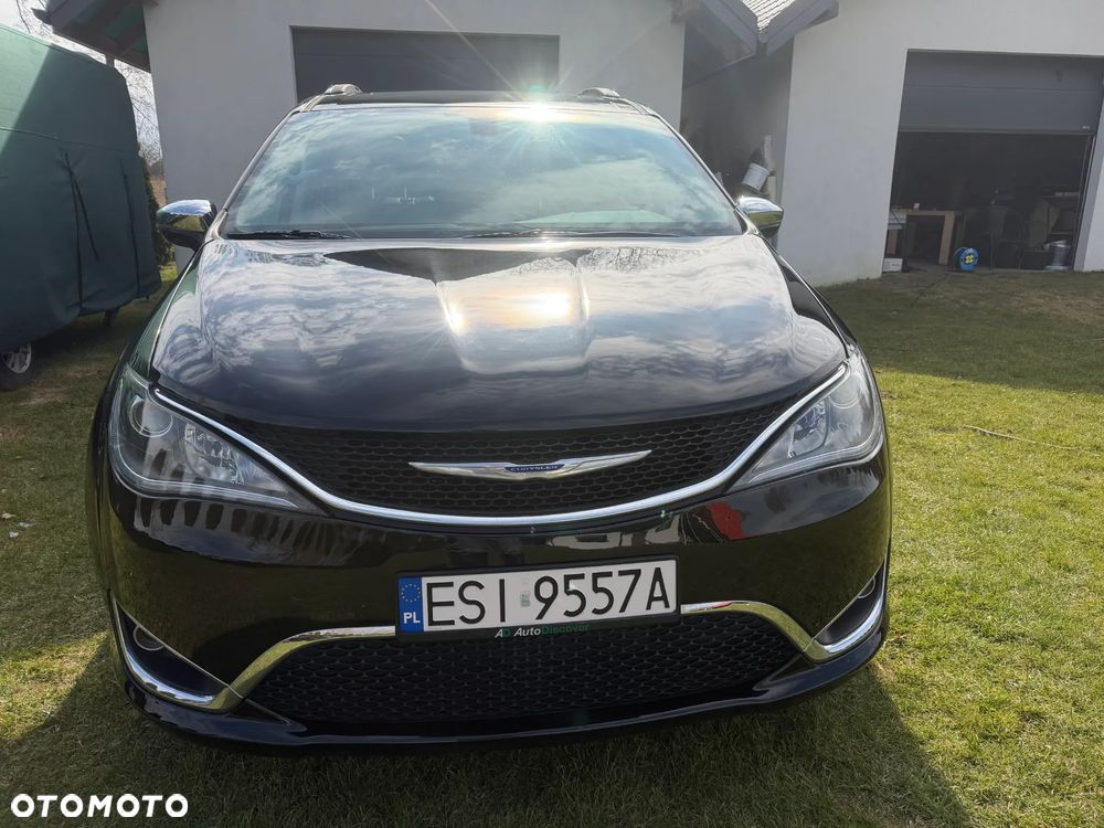 Chrysler Pacifica - 4