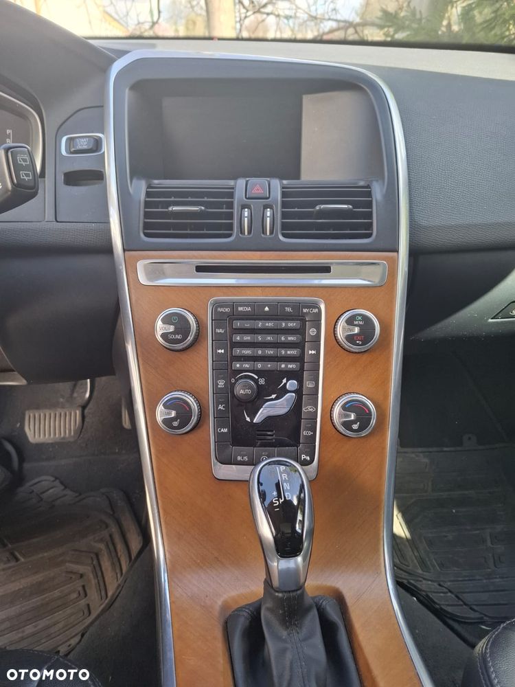 Volvo XC 60 T5 Geartronic Momentum - 8