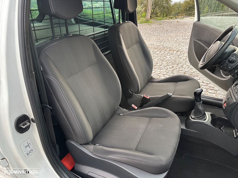 Renault Clio - 22