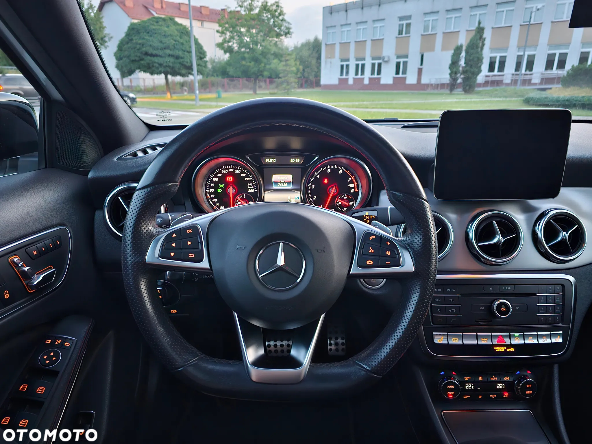 Mercedes-Benz GLA 220 4-Matic AMG Line - 12
