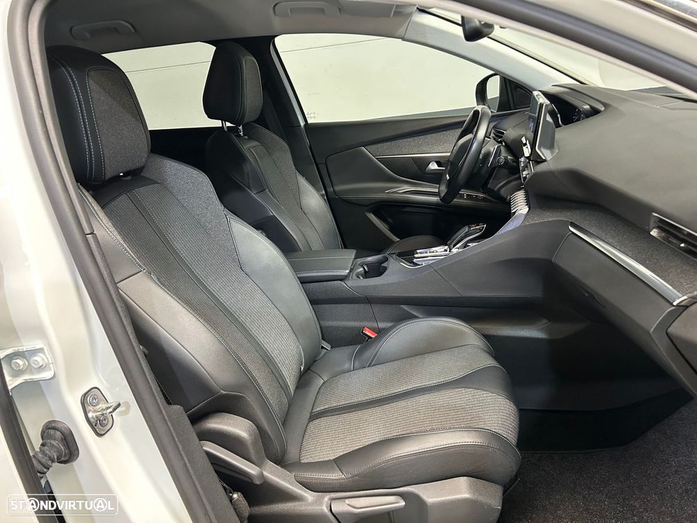 Peugeot 3008 1.2 PureTech Allure EAT8 - 18