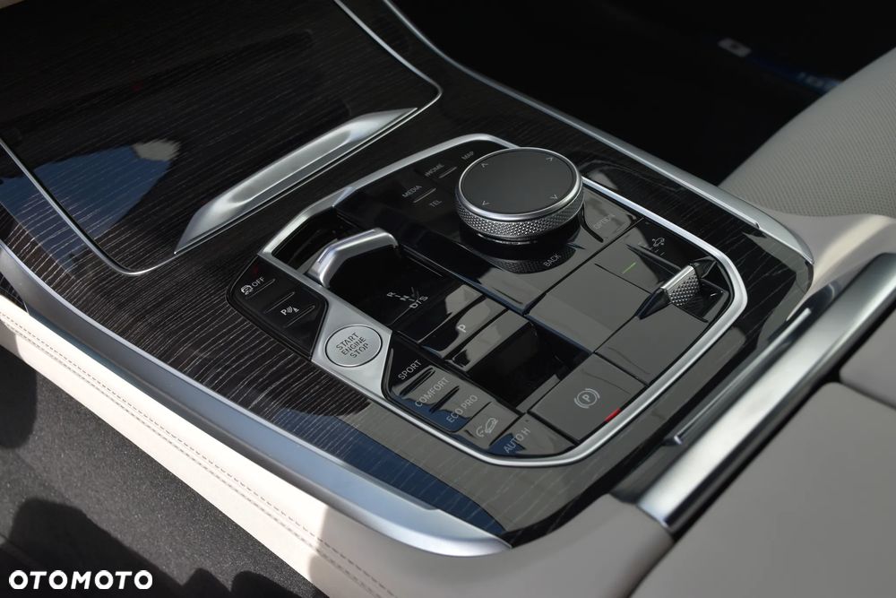 BMW X7 M60i xDrive mHEV sport - 25