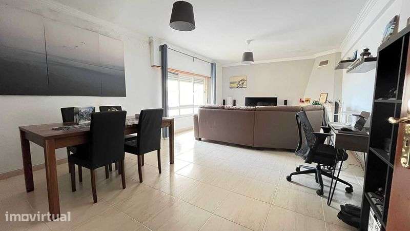 Apartamento T2 com Terraço Mem Martins - Grande imagem: 2/9