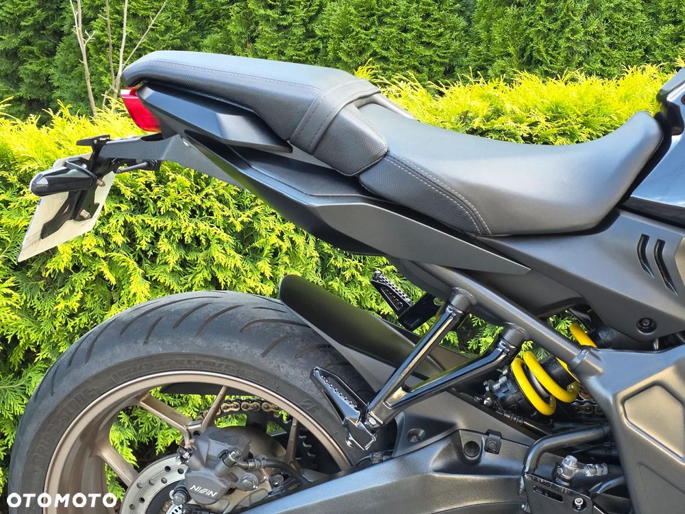 Honda CB - 10