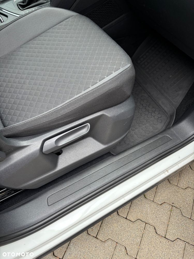 Volkswagen Tiguan - 12