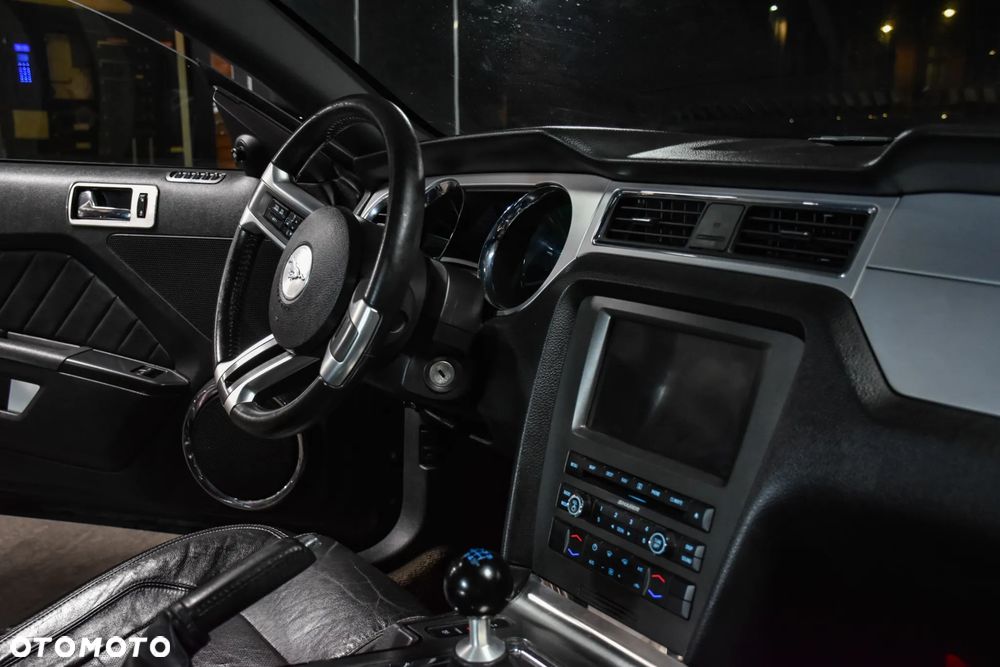 Ford Mustang 3.7 V6 Premium - 8