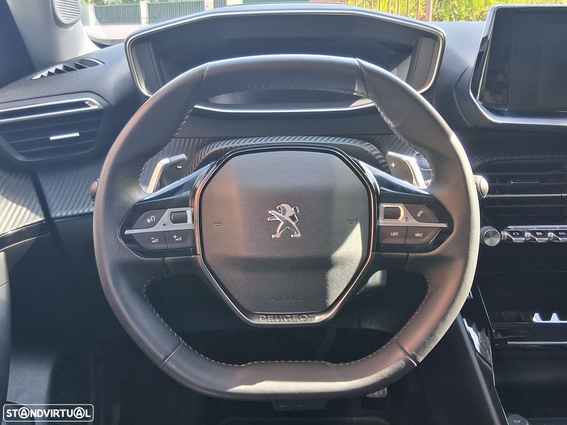 Peugeot 2008 1.2 PureTech Allure EAT8 - 31