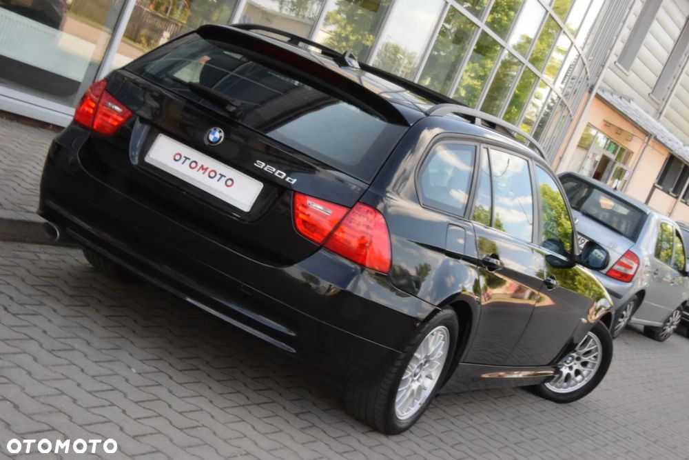BMW Seria 3 320d xDrive DPF - 10